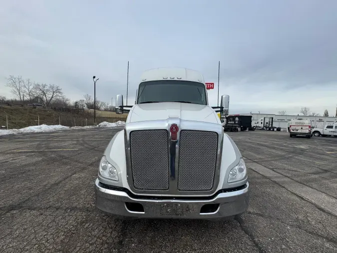 2022 Kenworth T680