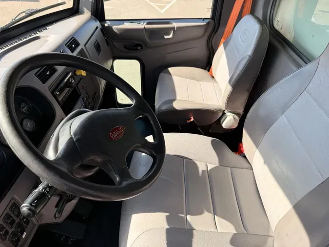 2020 Peterbilt 337