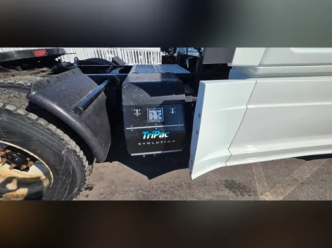 2020 FREIGHTLINER/MERCEDES CASCADIA 125