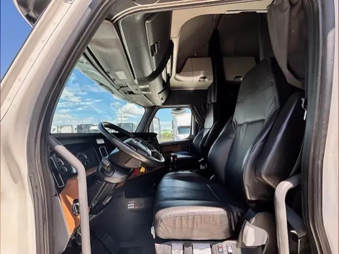 2023 Freightliner Cascadia 126