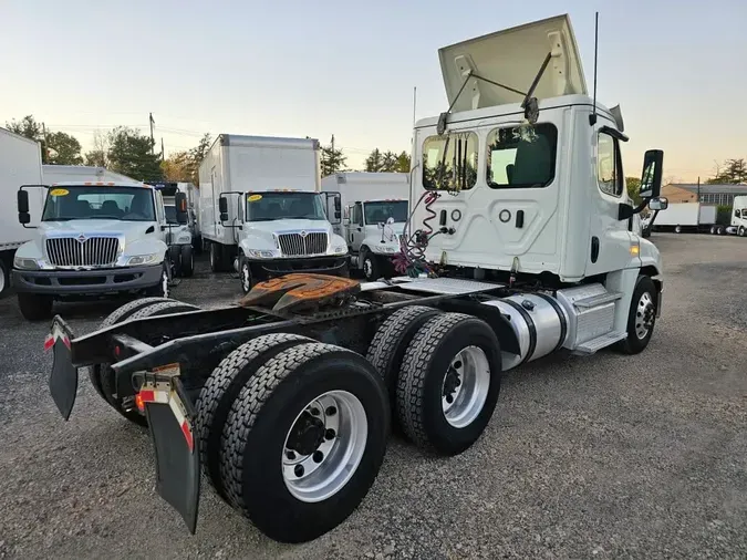 2019 FREIGHTLINER/MERCEDES CASCADIA 125