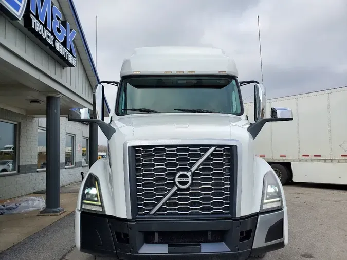 2020 VOLVO VNL64T760