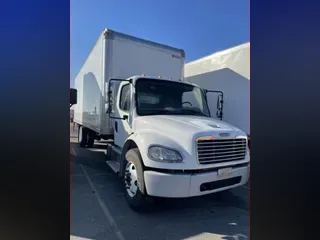 2019 Freightliner M2106