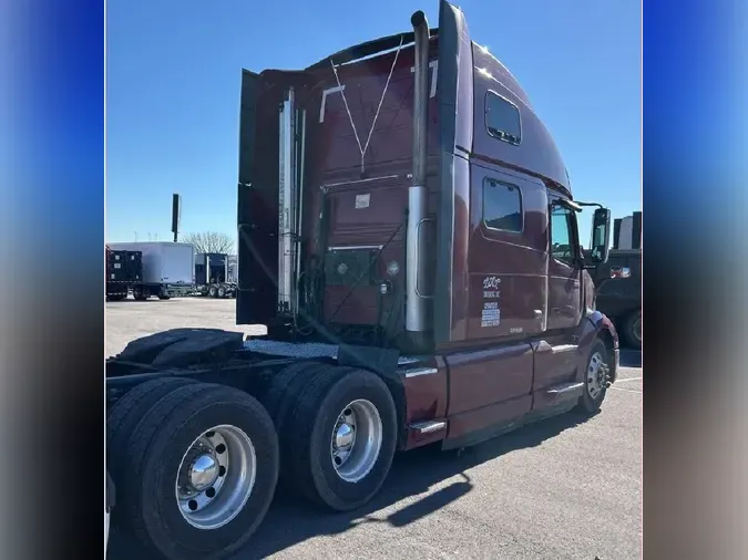 2020 VOLVO VNL64T860