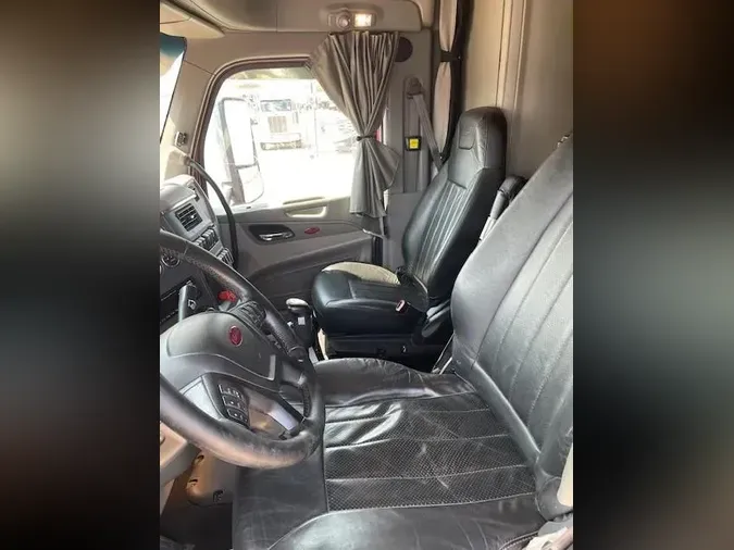 2021 Peterbilt 579