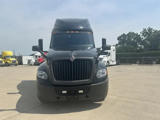 2022 International LT625