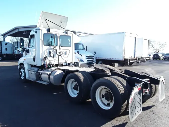 2019 FREIGHTLINER/MERCEDES CASCADIA 125
