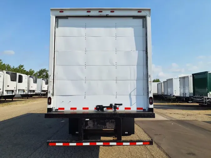 2018 FREIGHTLINER M2 106