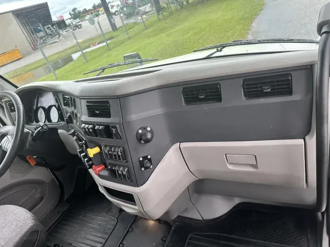 2020 Peterbilt 579