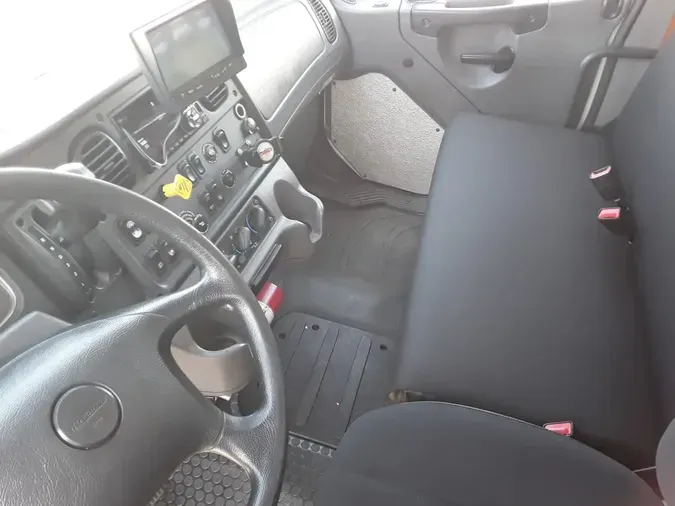 2019 FREIGHTLINER/MERCEDES M2 106