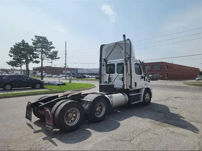 2017 FREIGHTLINER CASCADIA