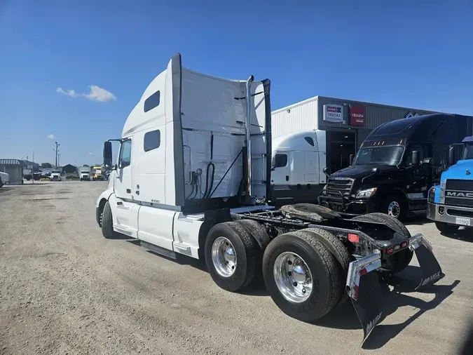 2020 VOLVO VNL64T760