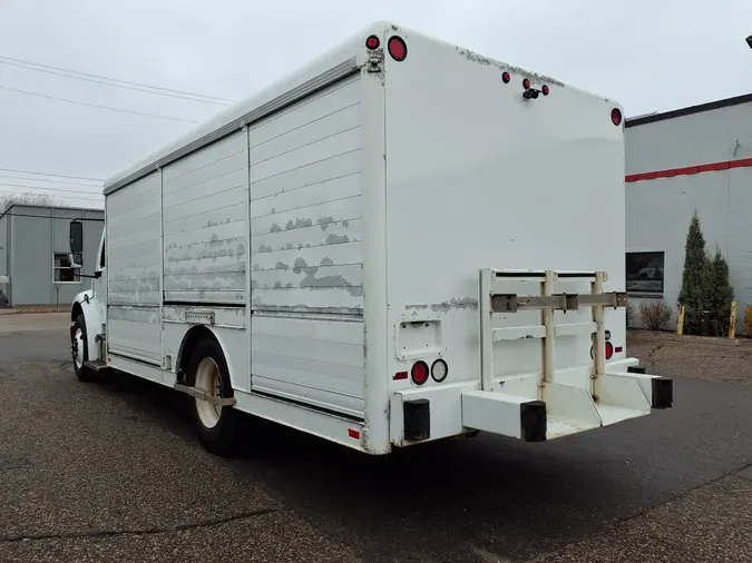 2017 FREIGHTLINER/MERCEDES M2 106