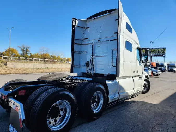2025 VOLVO VNL64T760cfef6458cee0bf0dfb956eabf47361e5
