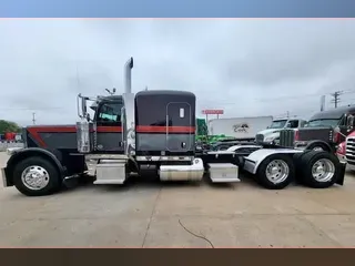 2016 Peterbilt 389
