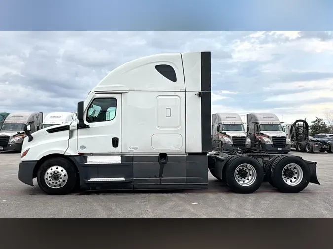 2022 Freightliner Cascadia 126