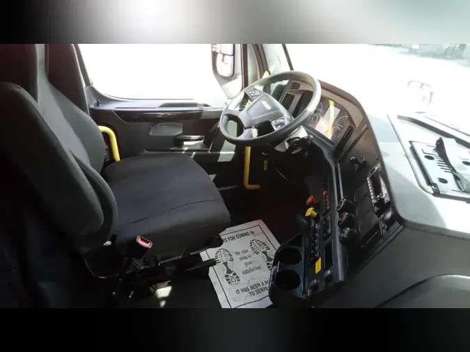 2023 Freightliner Cascadia 126