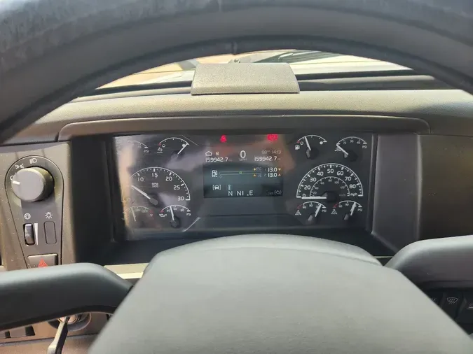 2024 VOLVO VNL64T740