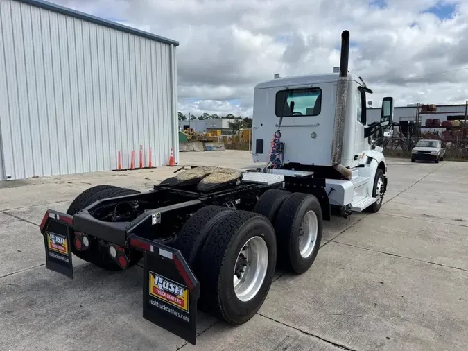 2020 Peterbilt 579cffa33756fe80f213efe3b97f1bda8cb