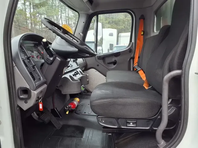 2019 FREIGHTLINER/MERCEDES M2 106