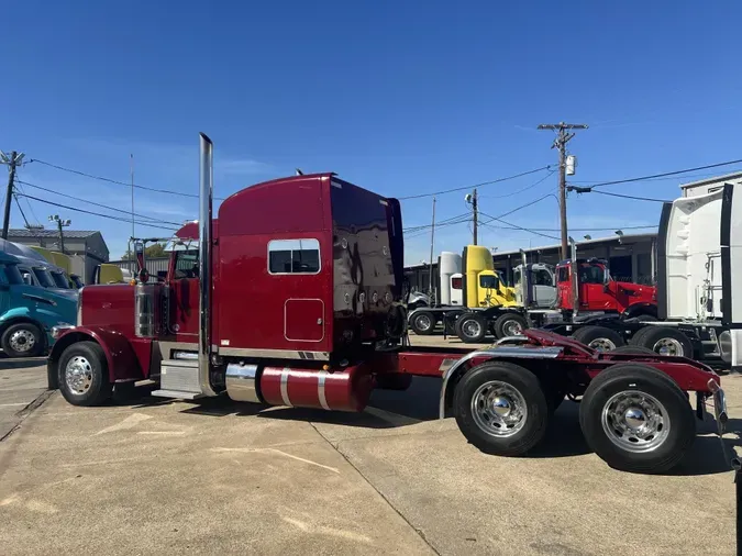 2022 Peterbilt 389