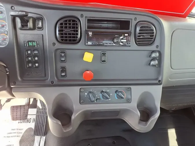 2018 FREIGHTLINER/MERCEDES M2 106