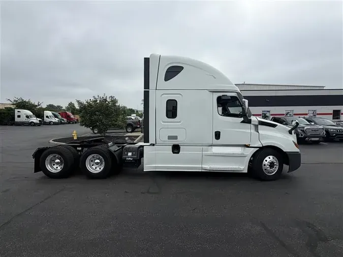 2021 FREIGHTLINER CA126