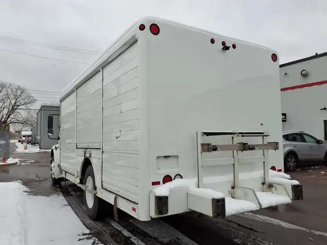 2018 FREIGHTLINER/MERCEDES M2 106