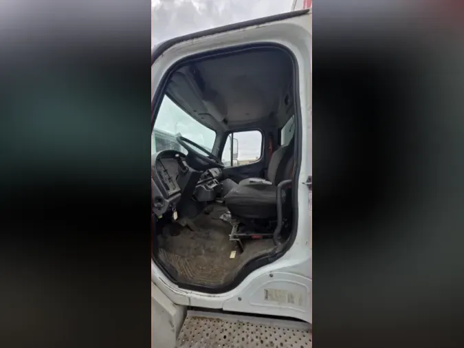 2012 FREIGHTLINER/MERCEDES M2 106