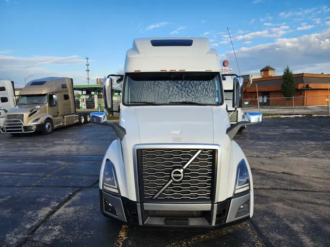 2021 VOLVO VNL64T860