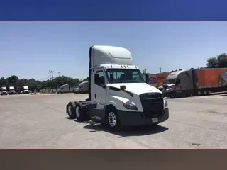 2019 Freightliner Cascadia 126