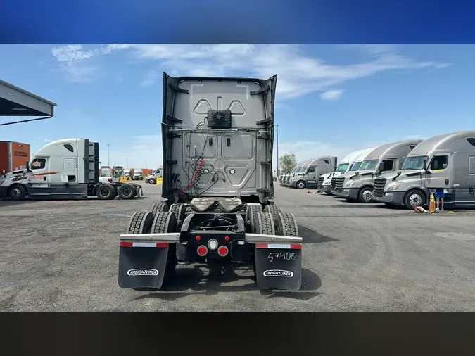 2023 Freightliner Cascadia 126