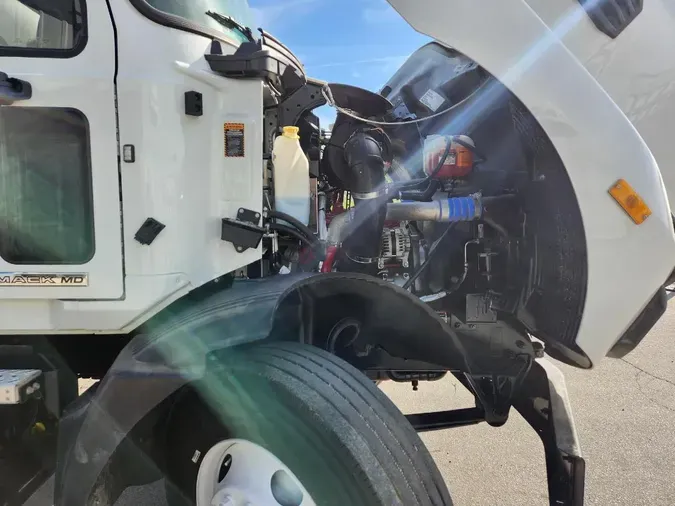 2022 MACK MD MD6