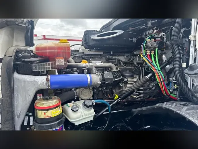 2021 FREIGHTLINER CA126