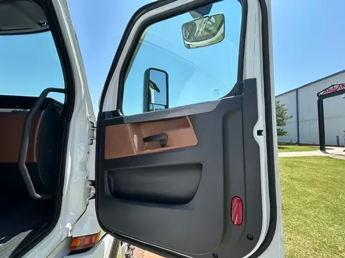 2022 FREIGHTLINER CASCADIA