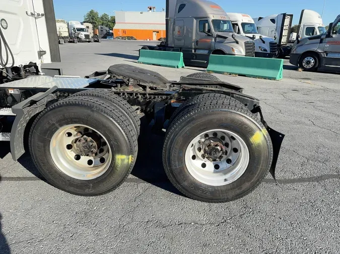 2021 Freightliner Cascadia 126d00e7bdb11bc18938eec176a8e698c76