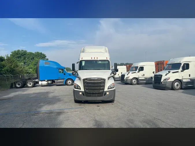 2020 Freightliner Cascadia 126