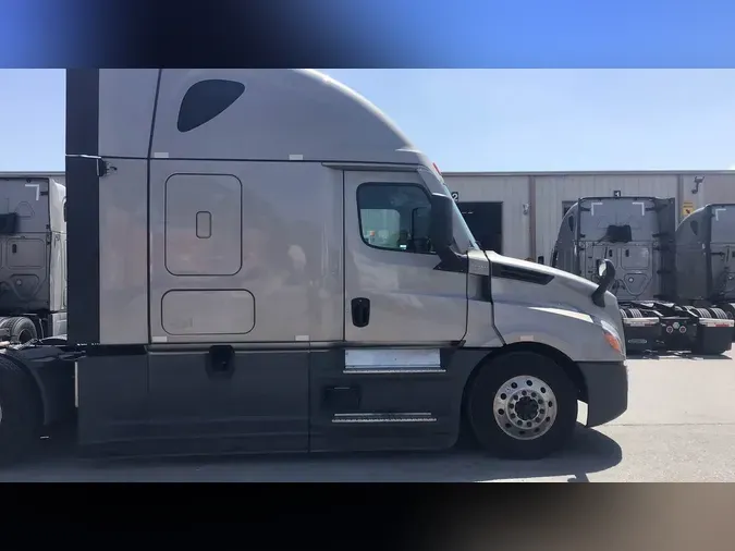 2025 Freightliner Cascadia 126d012f8a139a46aa20e9709cbbd32d851