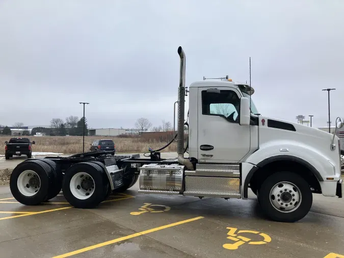 2024 Kenworth T880