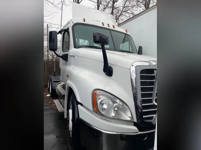 2016 FREIGHTLINER/MERCEDES CASCADIA 125