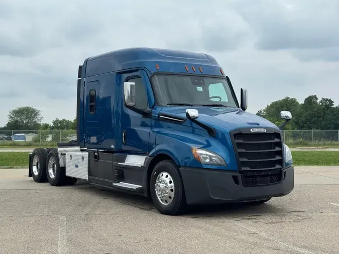 2021 FREIGHTLINER Cascadia 126d019a584a1bc999a8955bc065935d2ea