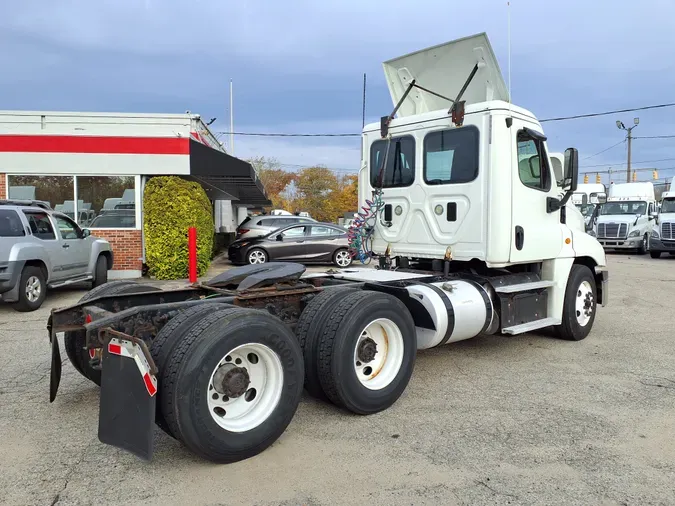 2016 FREIGHTLINER/MERCEDES CASCADIA 125