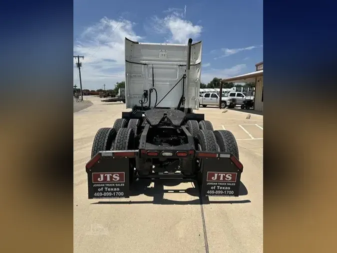 2021 VOLVO VNL64T740