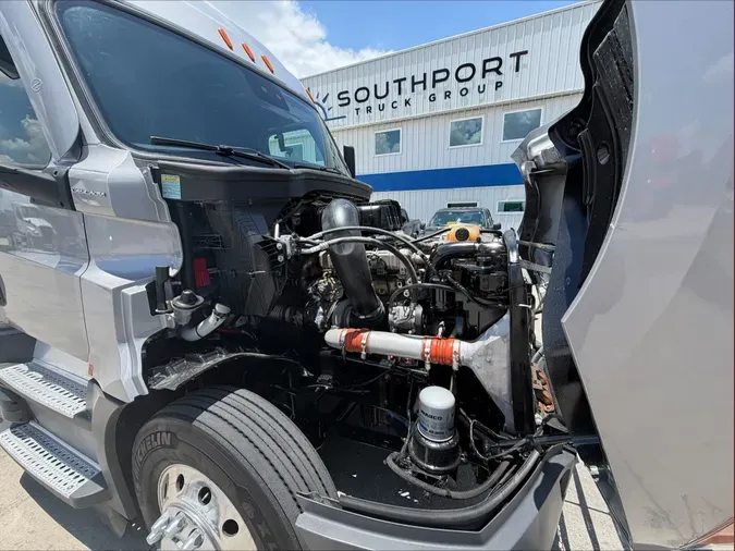 2022 Freightliner Cascadia 126