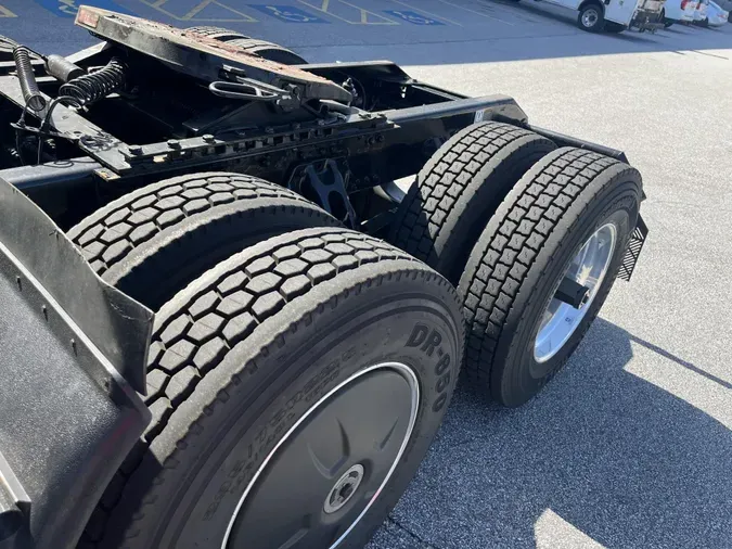 2022 Kenworth T680