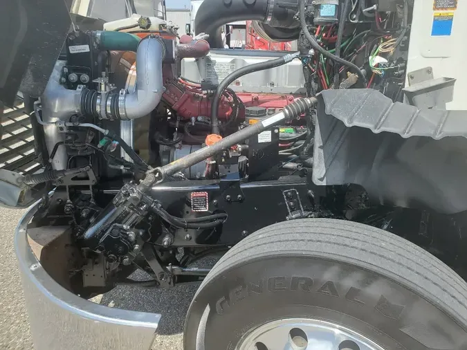 2014 MACK CXU613