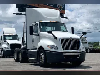 2023 INT LT625 6x4
