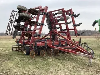 2004 Salford 570