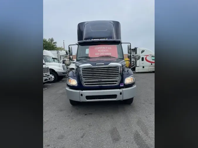 2017 FREIGHTLINER M2-112