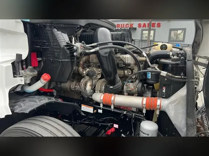 2022 FREIGHTLINER CA126